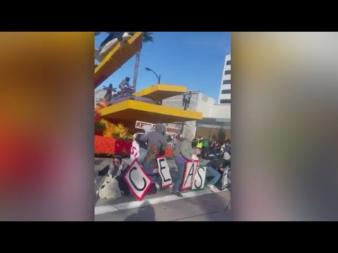 Pro Palestine Protesters Block Rose Parade Float