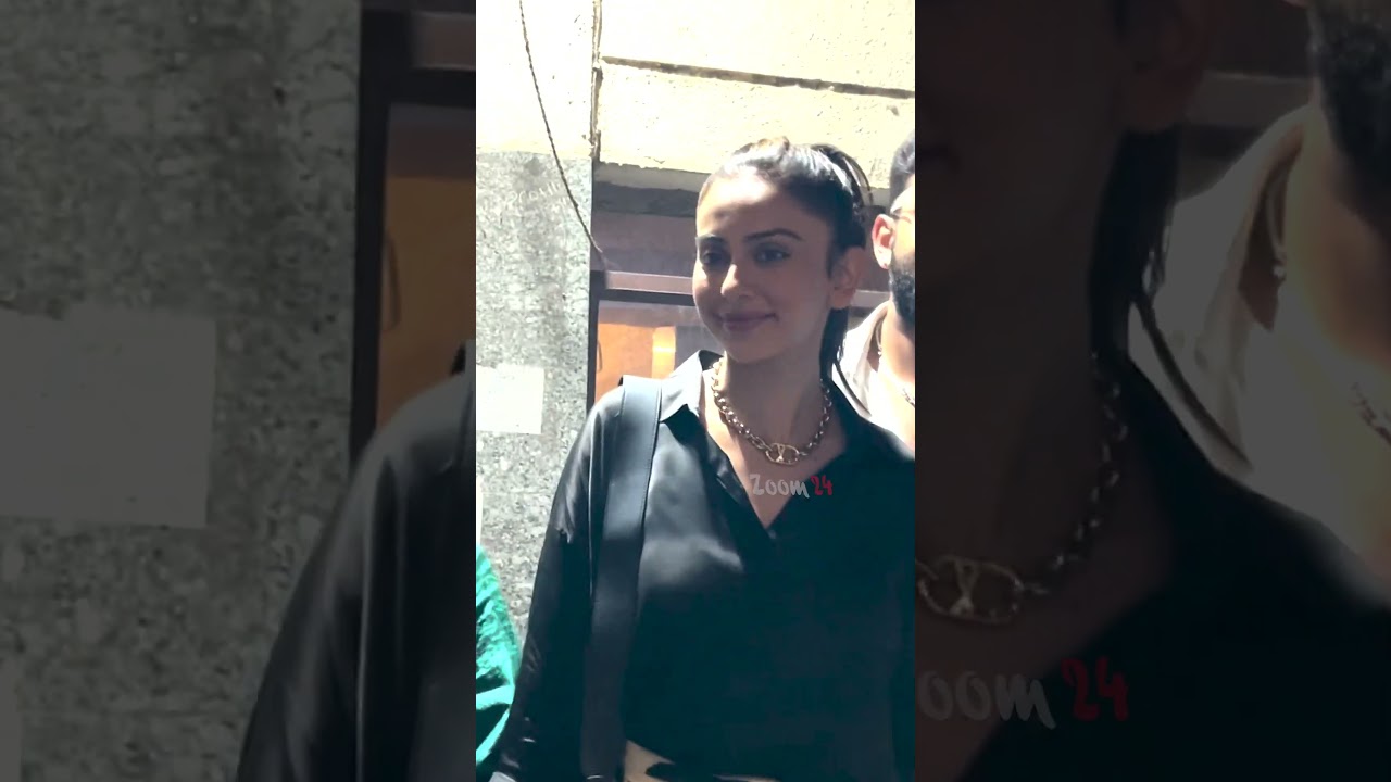 rakul with parents snapped at sa