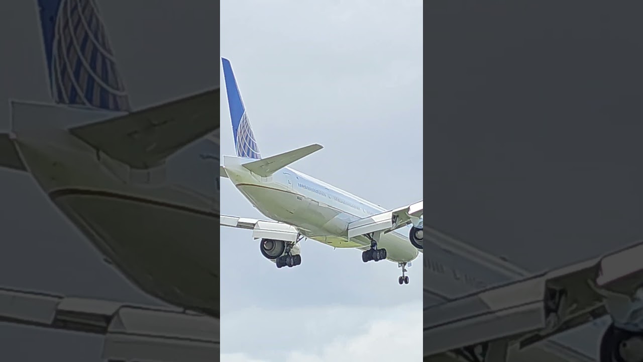 United Boeing 777-300ER UA863 SFO-SYD final RNY16R #united #boeing #shorts #planespotting @united 2 united boeing 777 300er ua863 sf