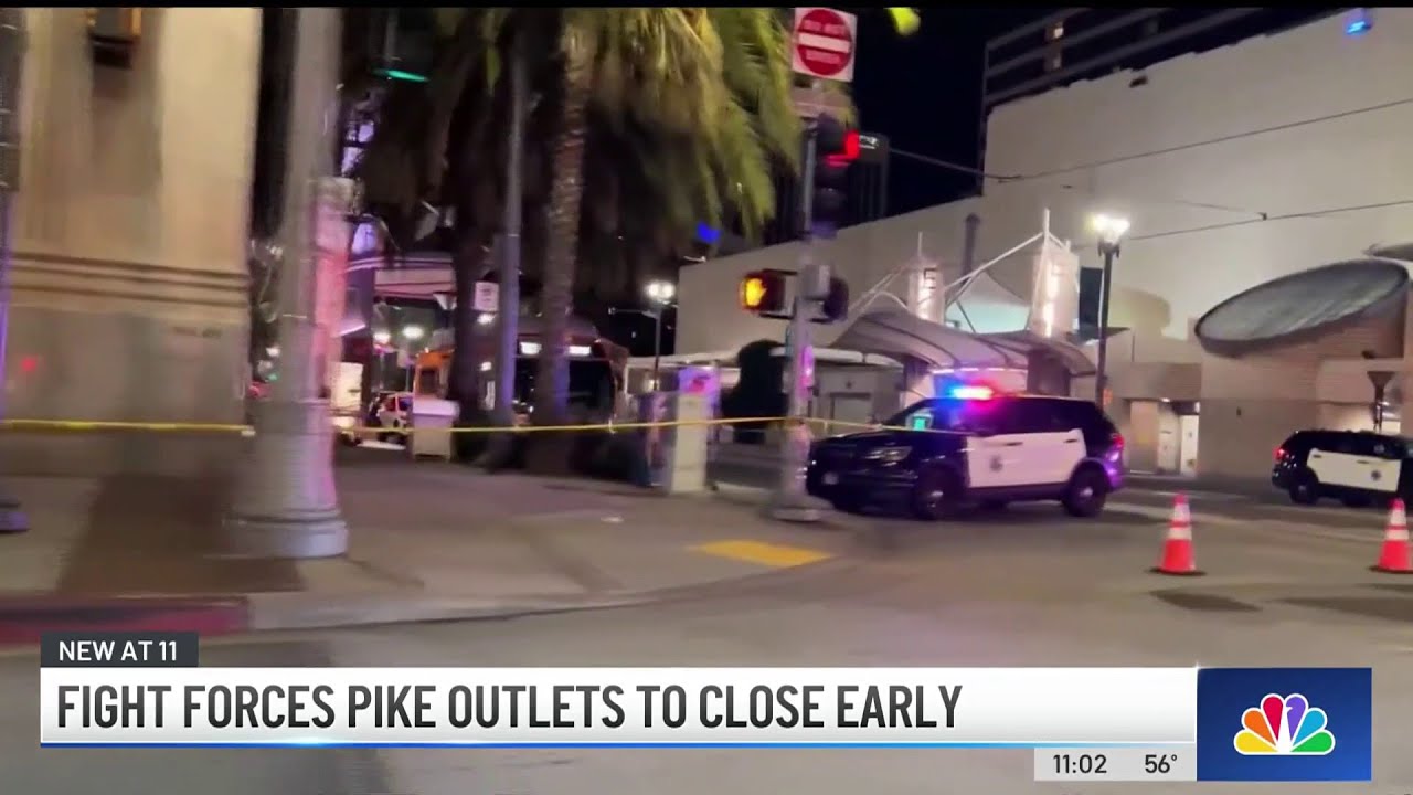 large crowd of teens forces pike