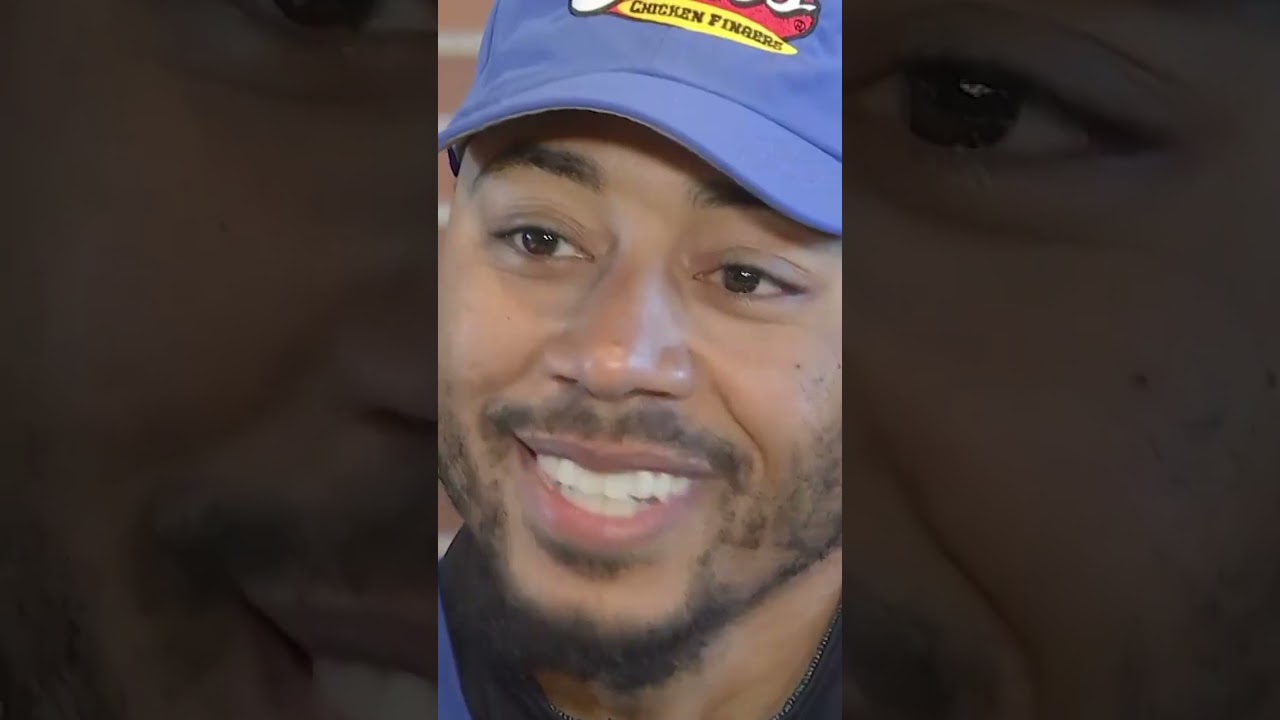 Mookie Betters picks up a shift at fast food eatery 2 mookie betters picks up a shift