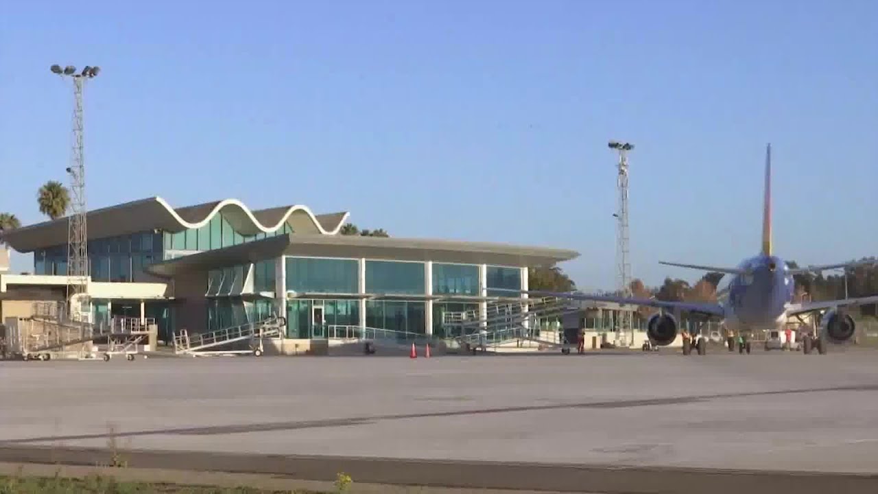 santa maria airport looking to a