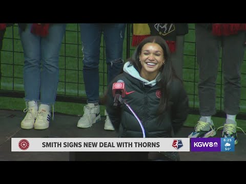 sophia smith to stay with portla