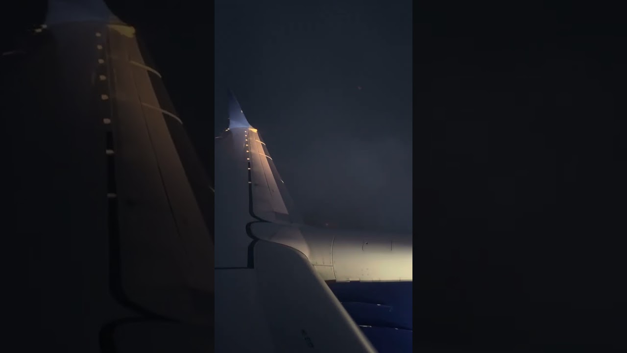 the sky of california while land