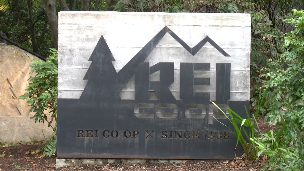 unionized rei stores to picket i