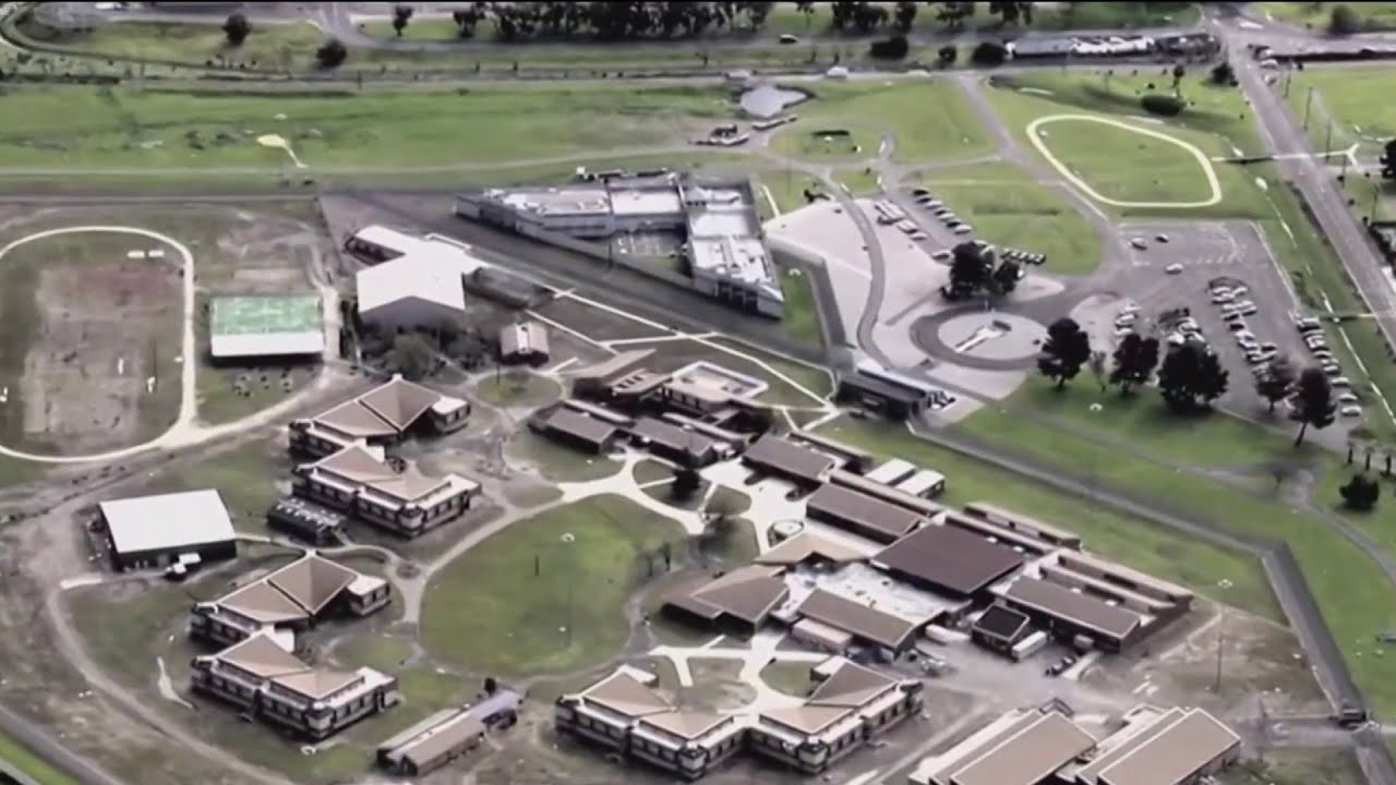 Warden ousted as FBI again searches California federal women's prison plagued by sexual abuse 2 warden ousted as fbi again searc