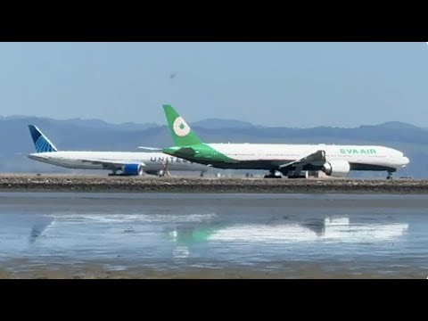 777 and 787 heavy jets taking of