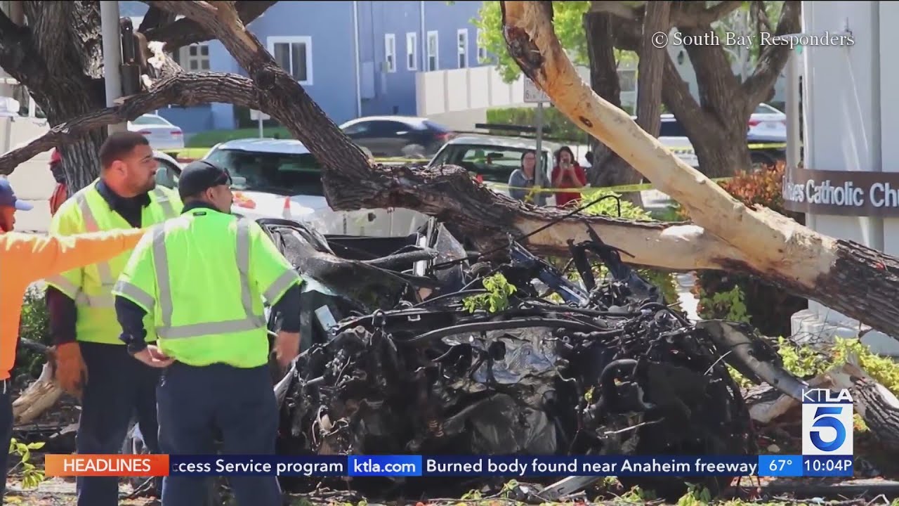 Children were thrown from moving car in L.A. double murder-suicide 2 children were thrown from moving