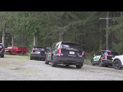 speeds hit 100 mph during police