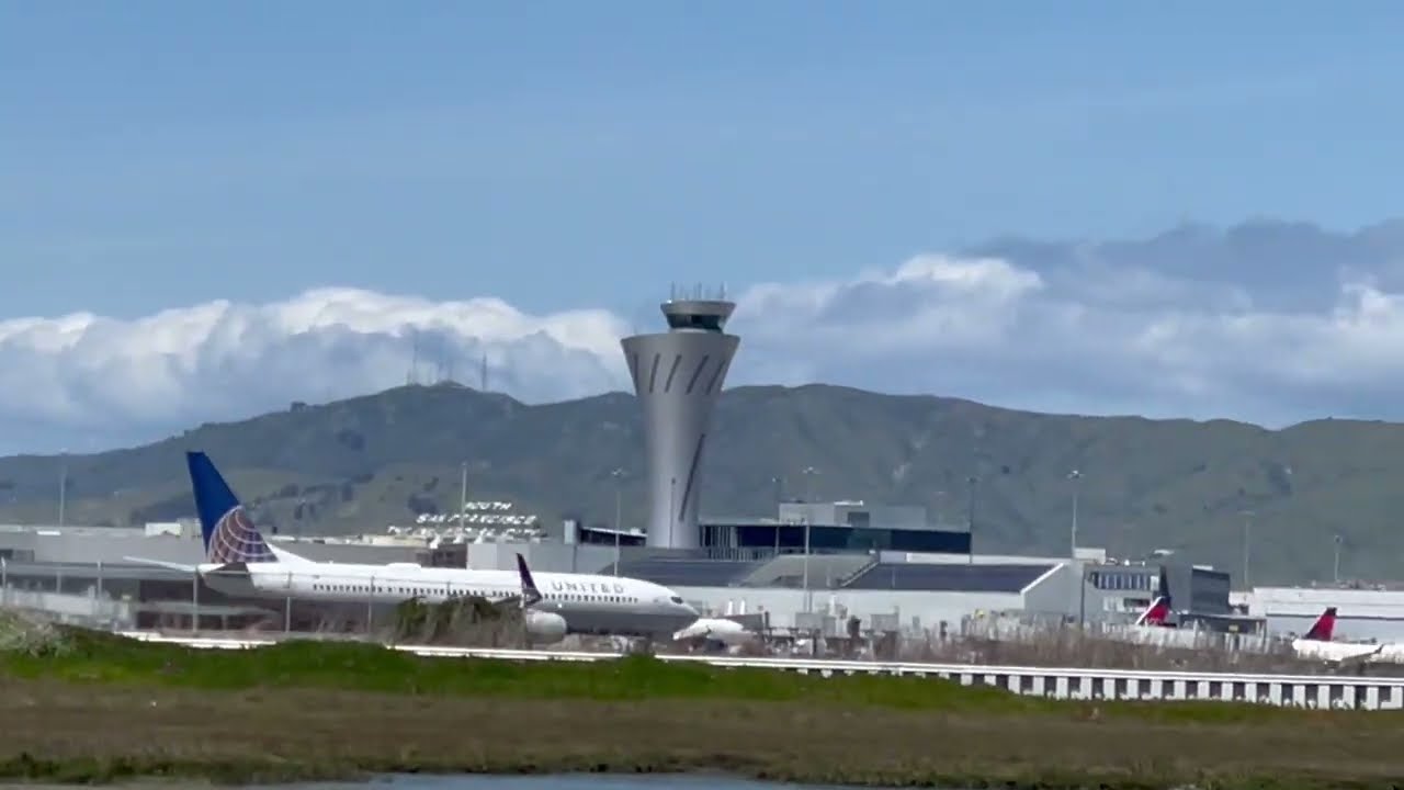 united air plane taking off from