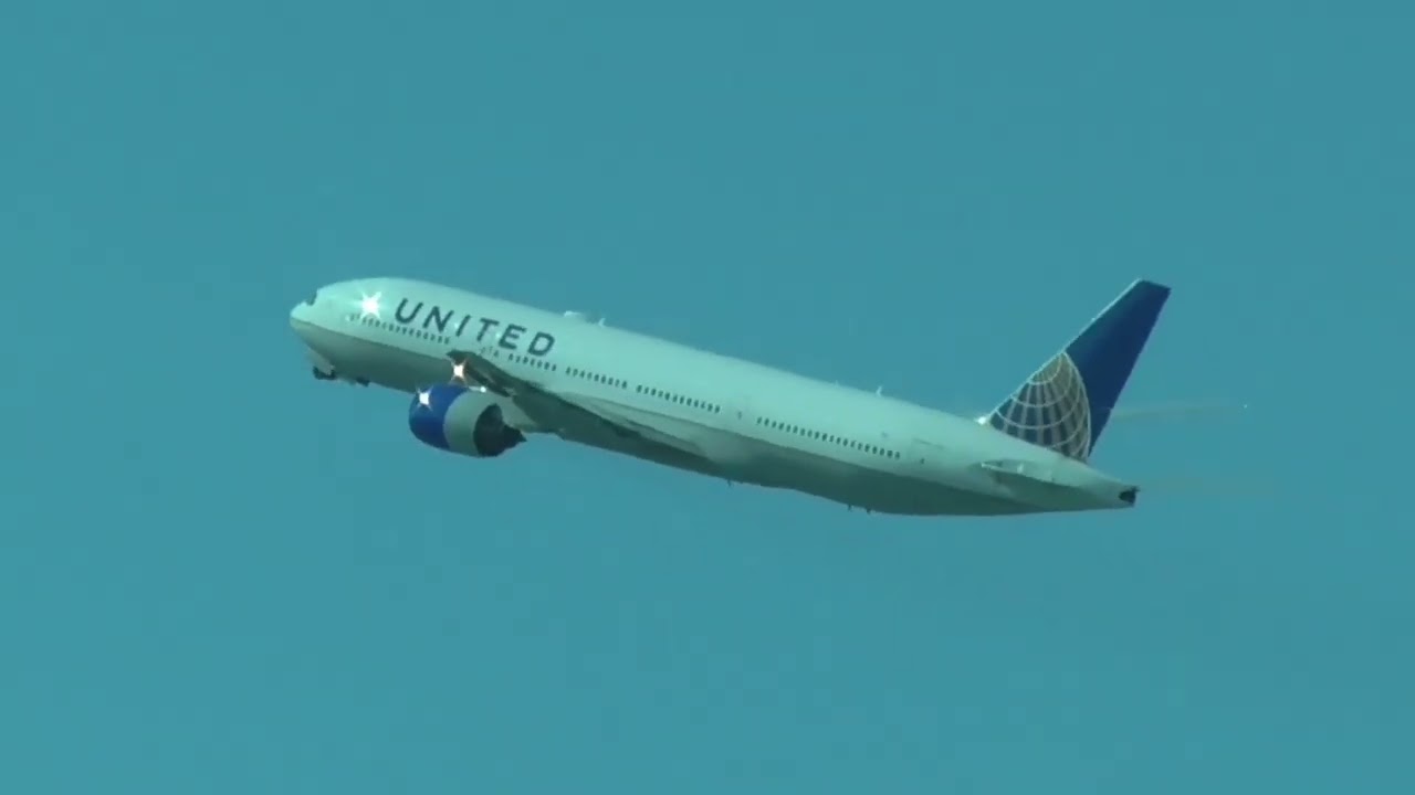 united airlines boeing 777 222 t