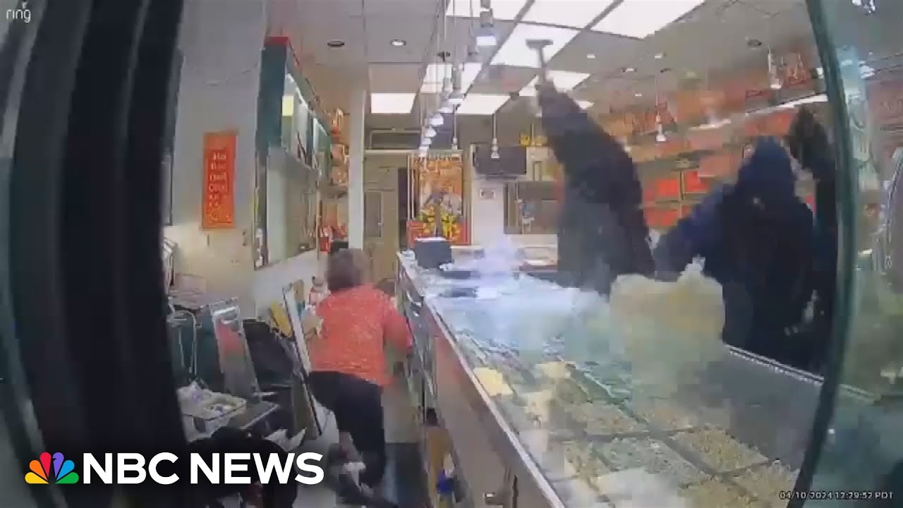 video shows armed thieves ransac