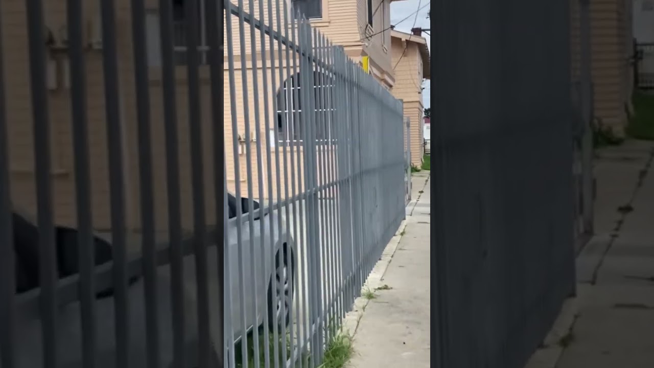 WALKING THRU 18 st FIRST HOOD IN LOS ANGELES CALIFORNIA #foryou #subscribe #travel #podcast 2 walking thru 18 st first hood in