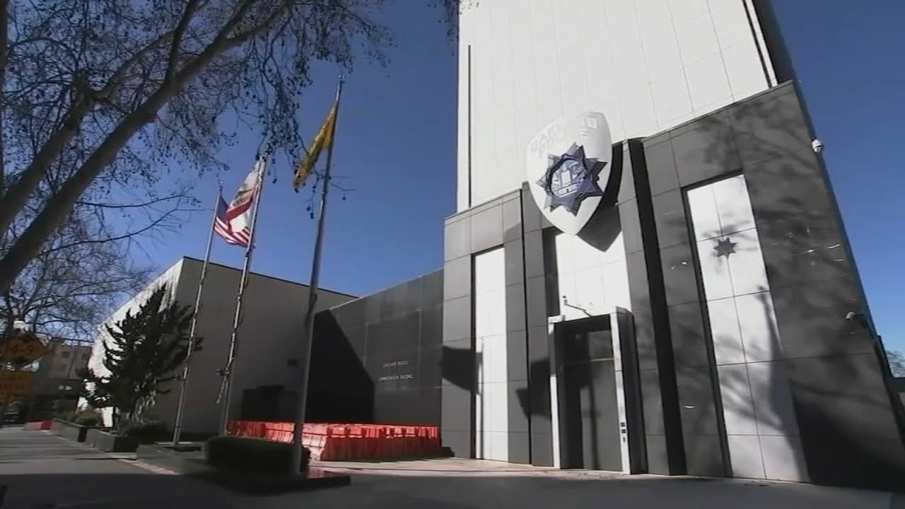 oakland police collaborating wit