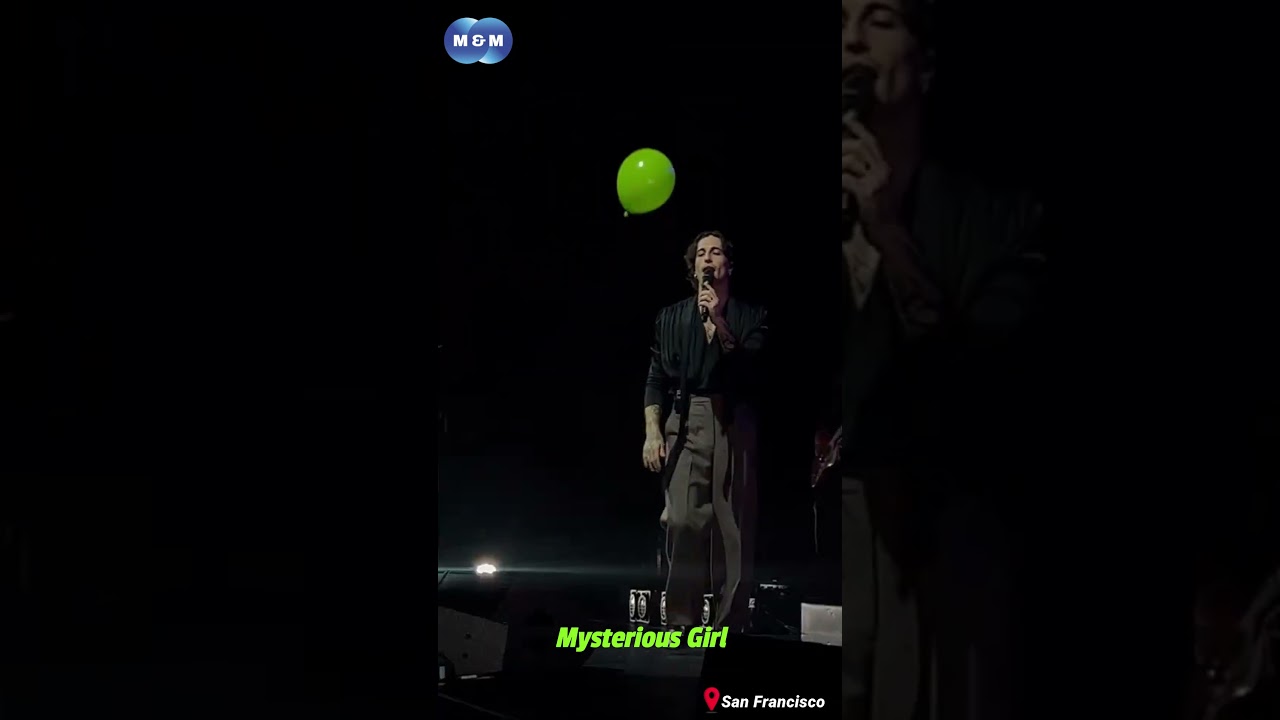 damiano david juggling a balloon