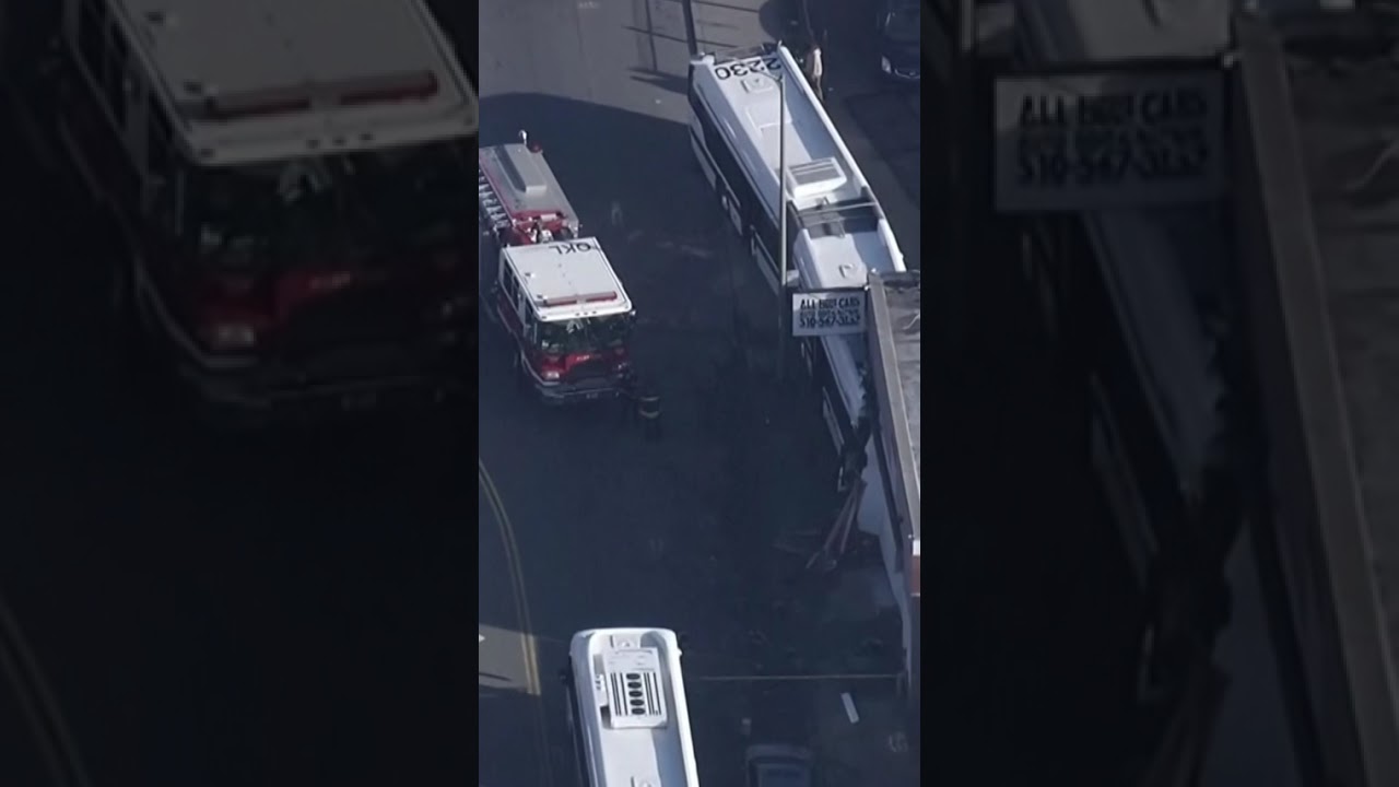 ac transit bus crashes into oakl 1