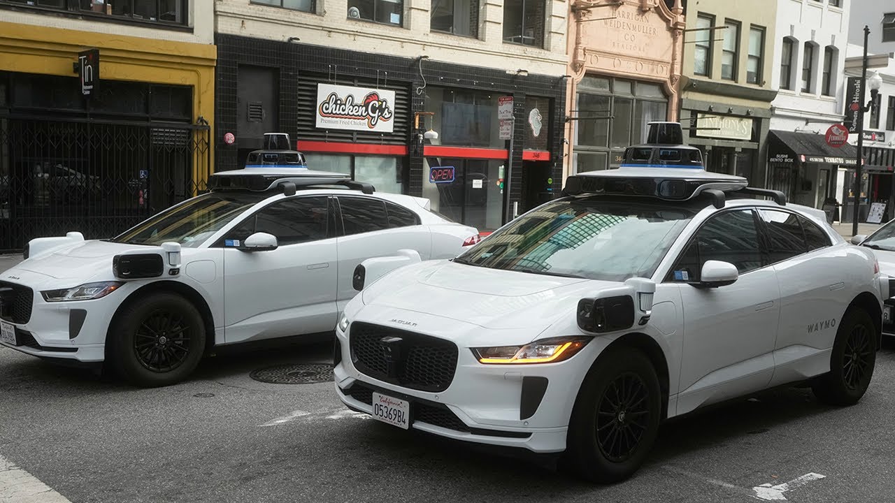 passenger gives birth in waymo o