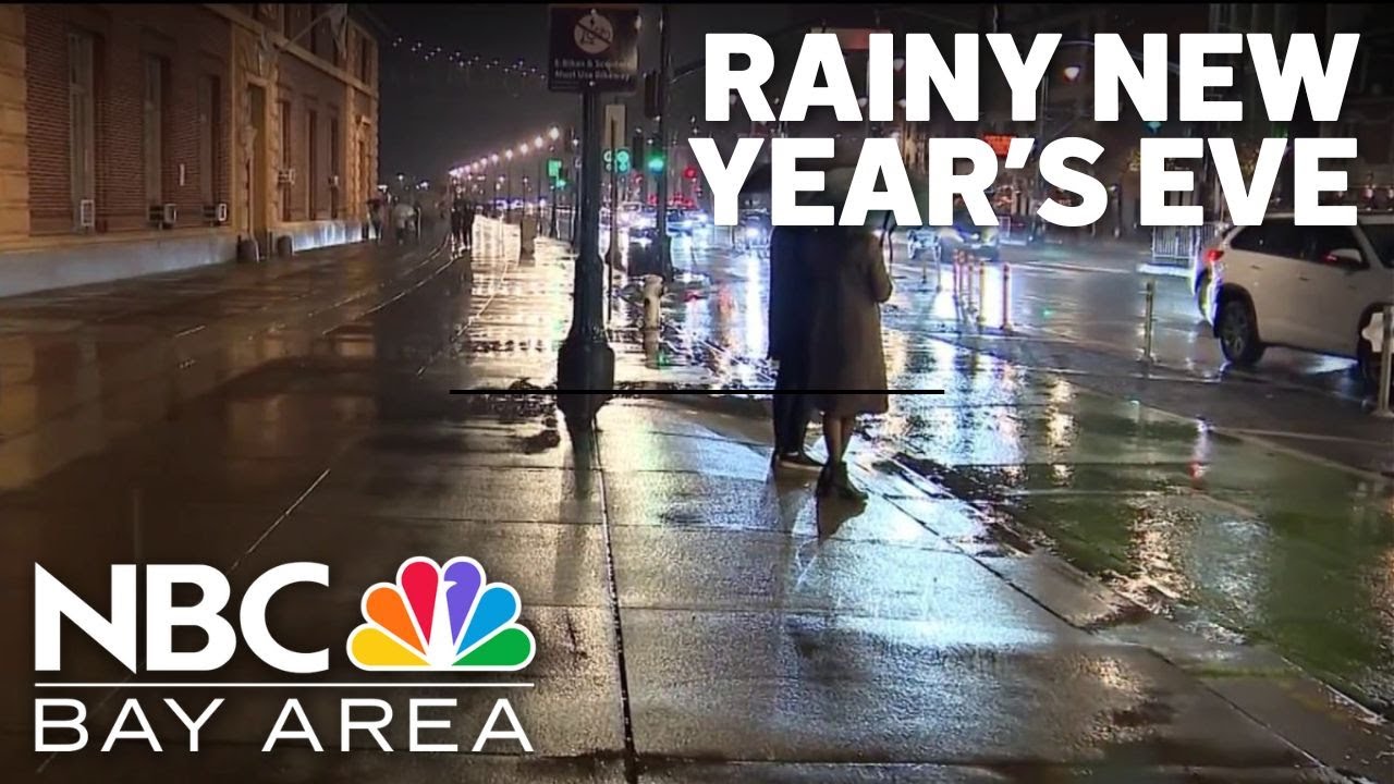 Crowd gathers in San Francisco for fireworks show despite rain 2 crowd gathers in san francisco f