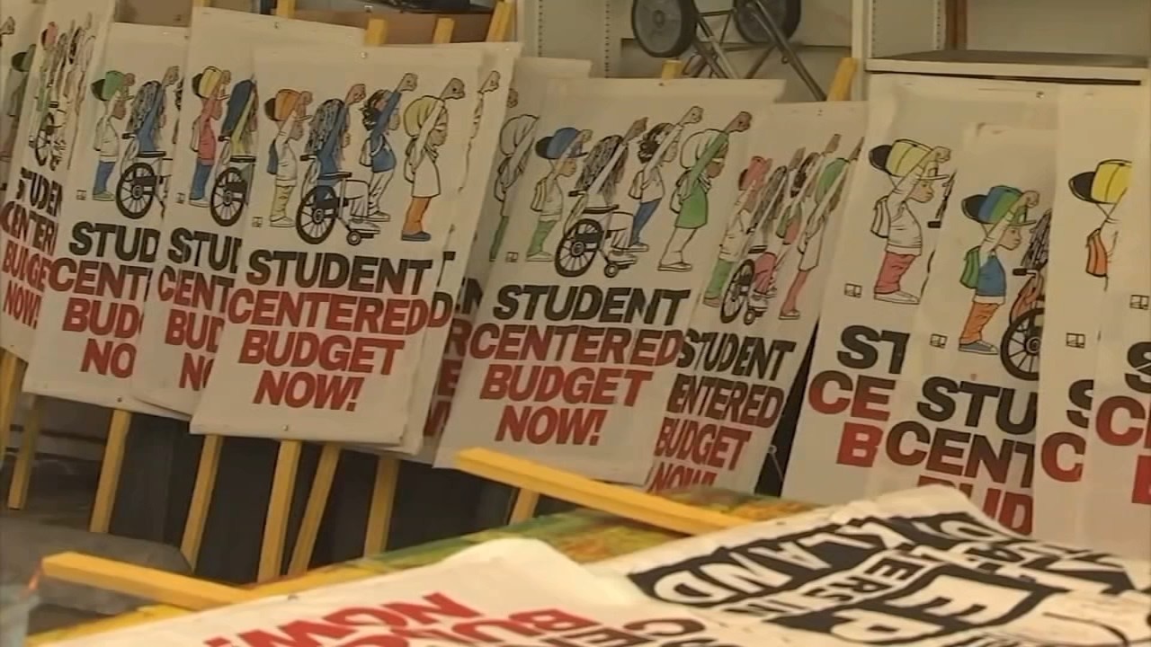 Oakland teachers, school district resume labor talks 2 oakland teachers school district