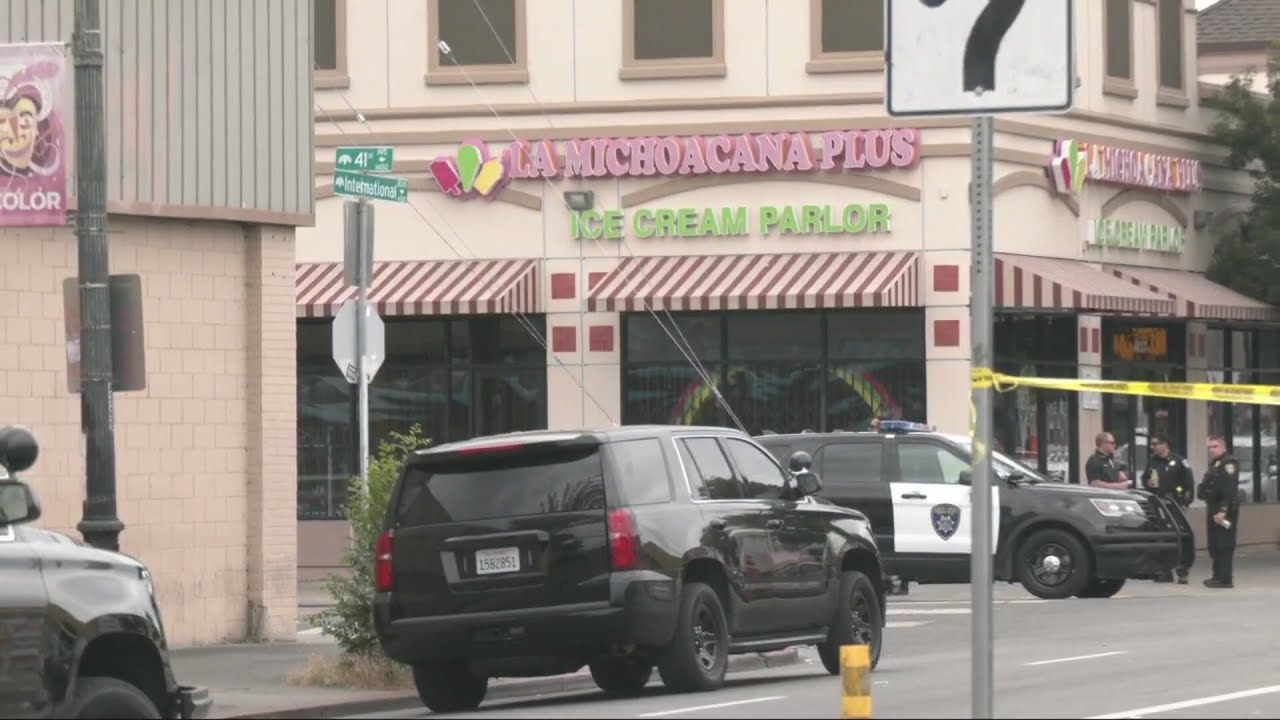Police shoot and kill armed suspect in Oakland 2 police shoot and kill armed susp
