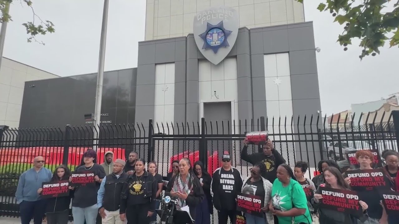 Rally calls for Oakland PD transparency after police shooting 2 rally calls for oakland pd trans
