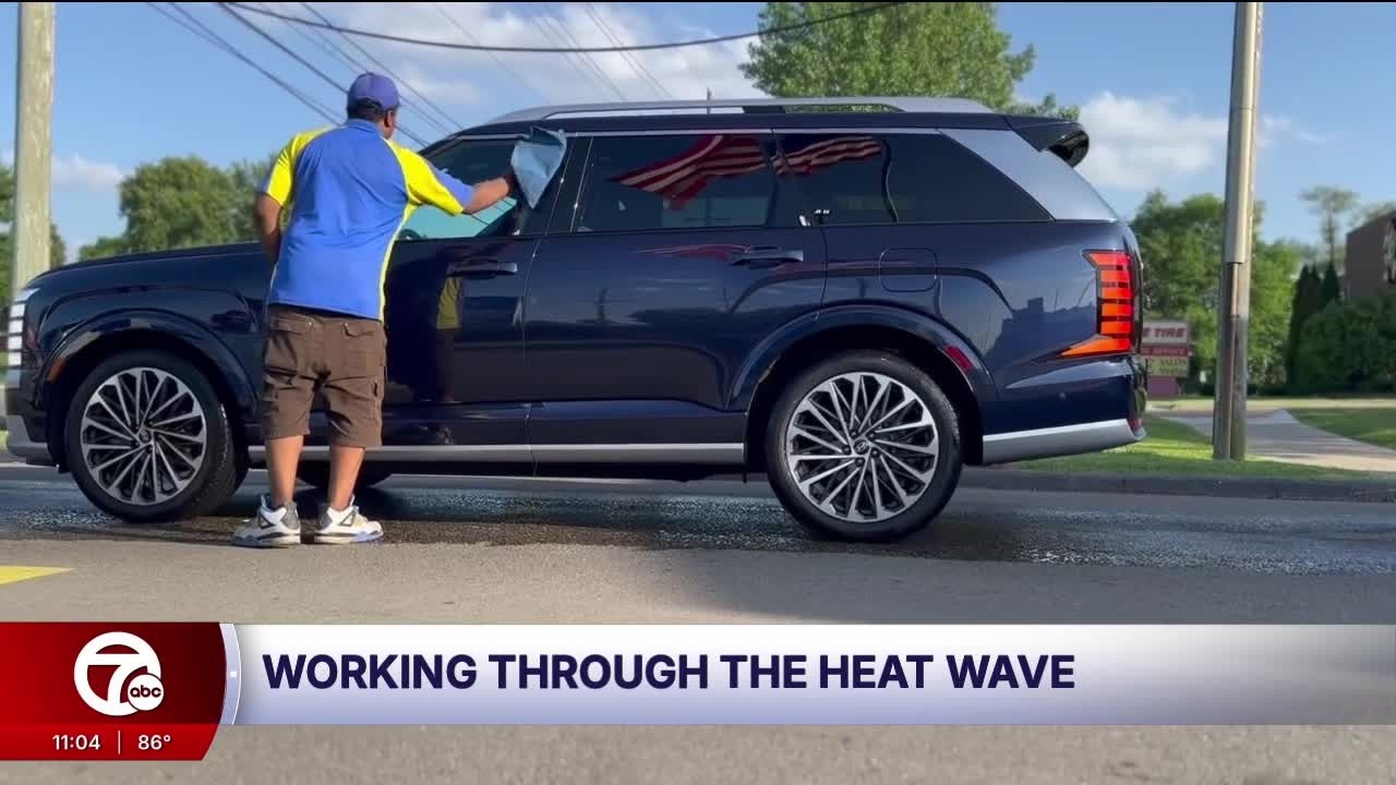 workers brave extreme heat oakla