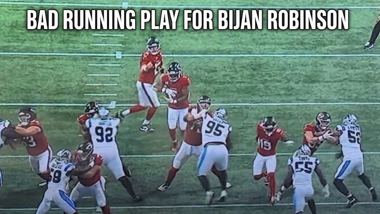 atlanta falcons bad running play a draw play for bijan robinson vs carolina panthers
